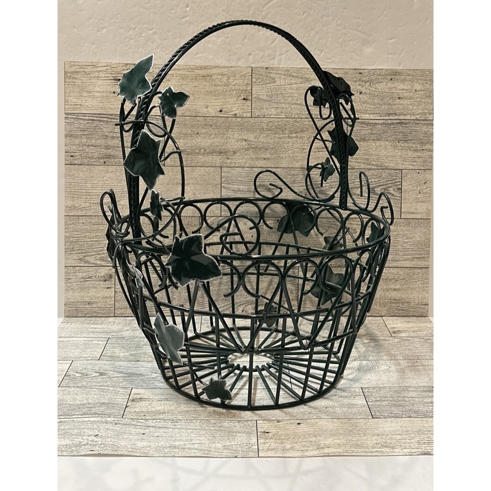Green Wire Basket w/ Leaves 12.5x10" Ivy
